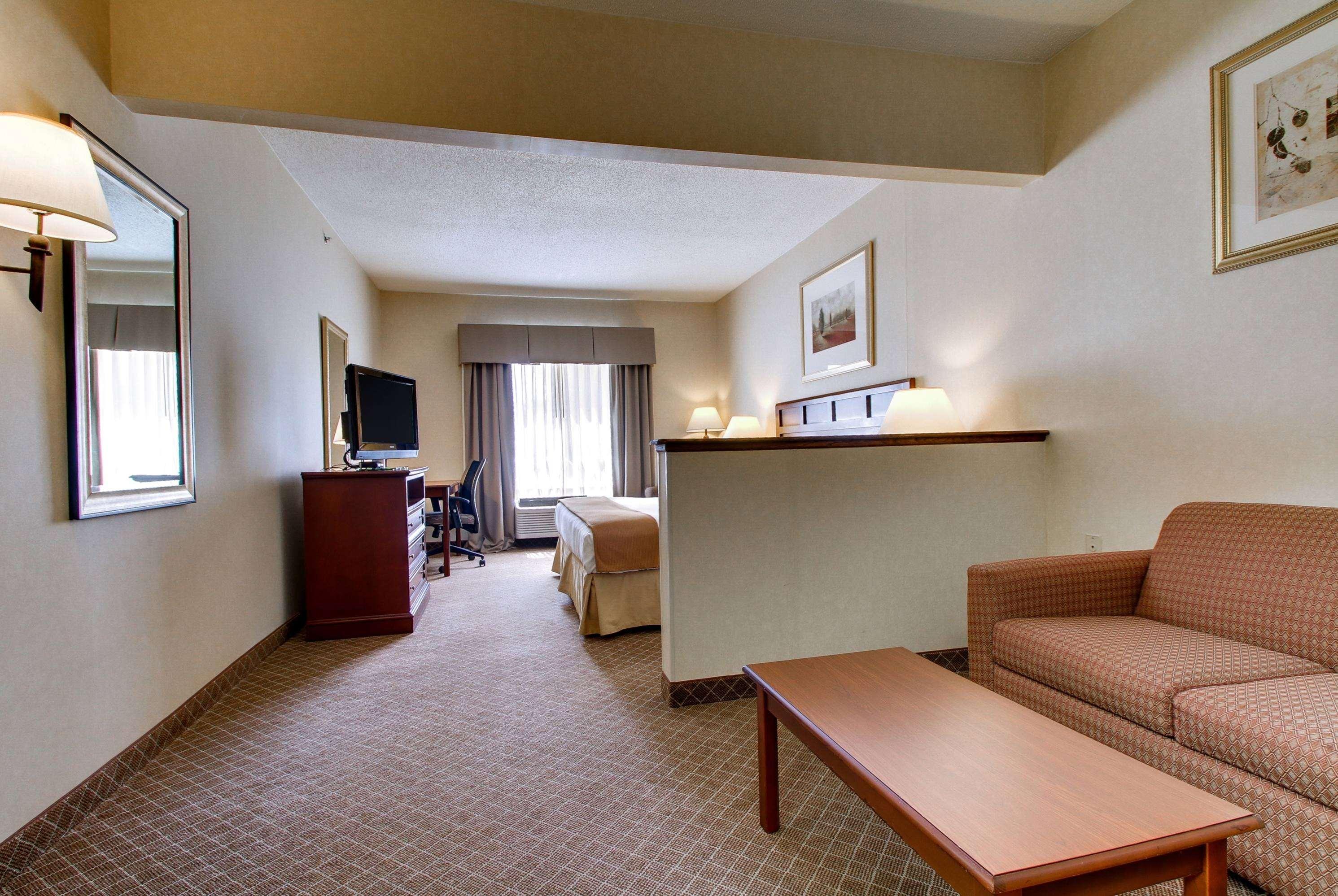 Baymont By Wyndham Kirksville University Area Exterior photo
