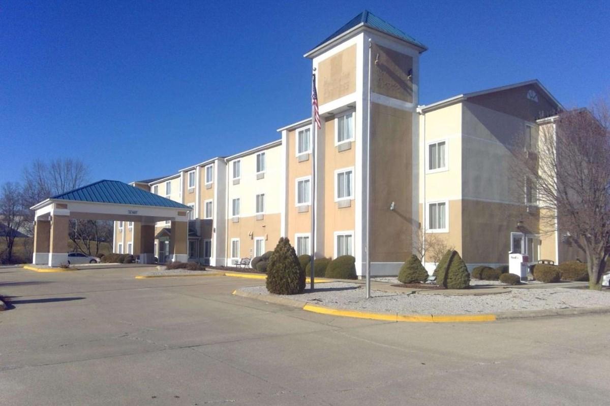 Baymont By Wyndham Kirksville University Area Exterior photo