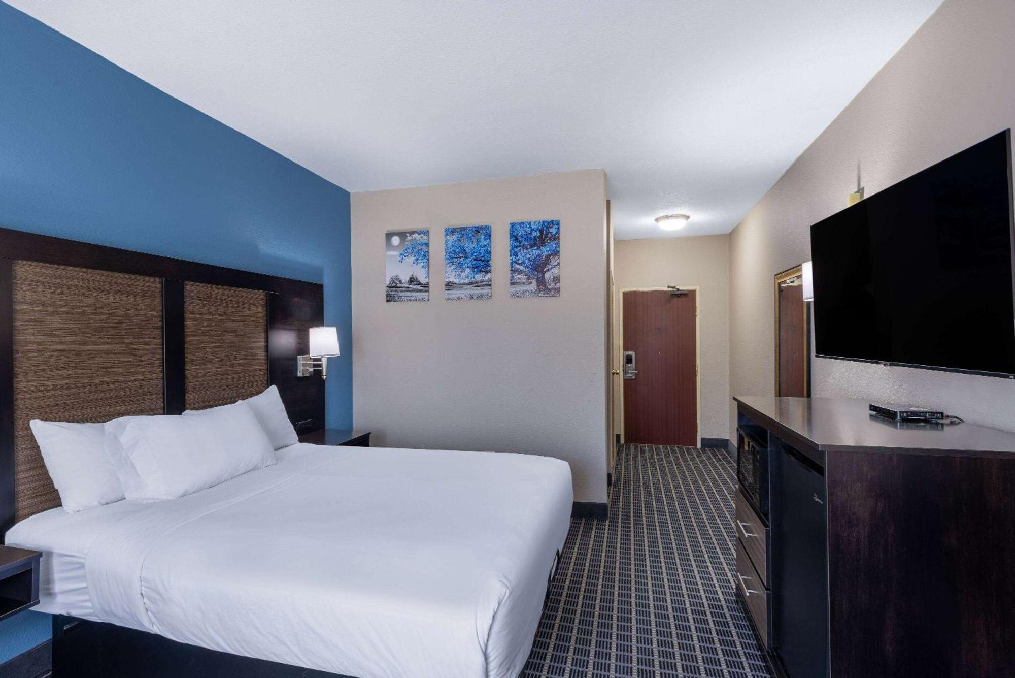 Baymont By Wyndham Kirksville University Area Exterior photo
