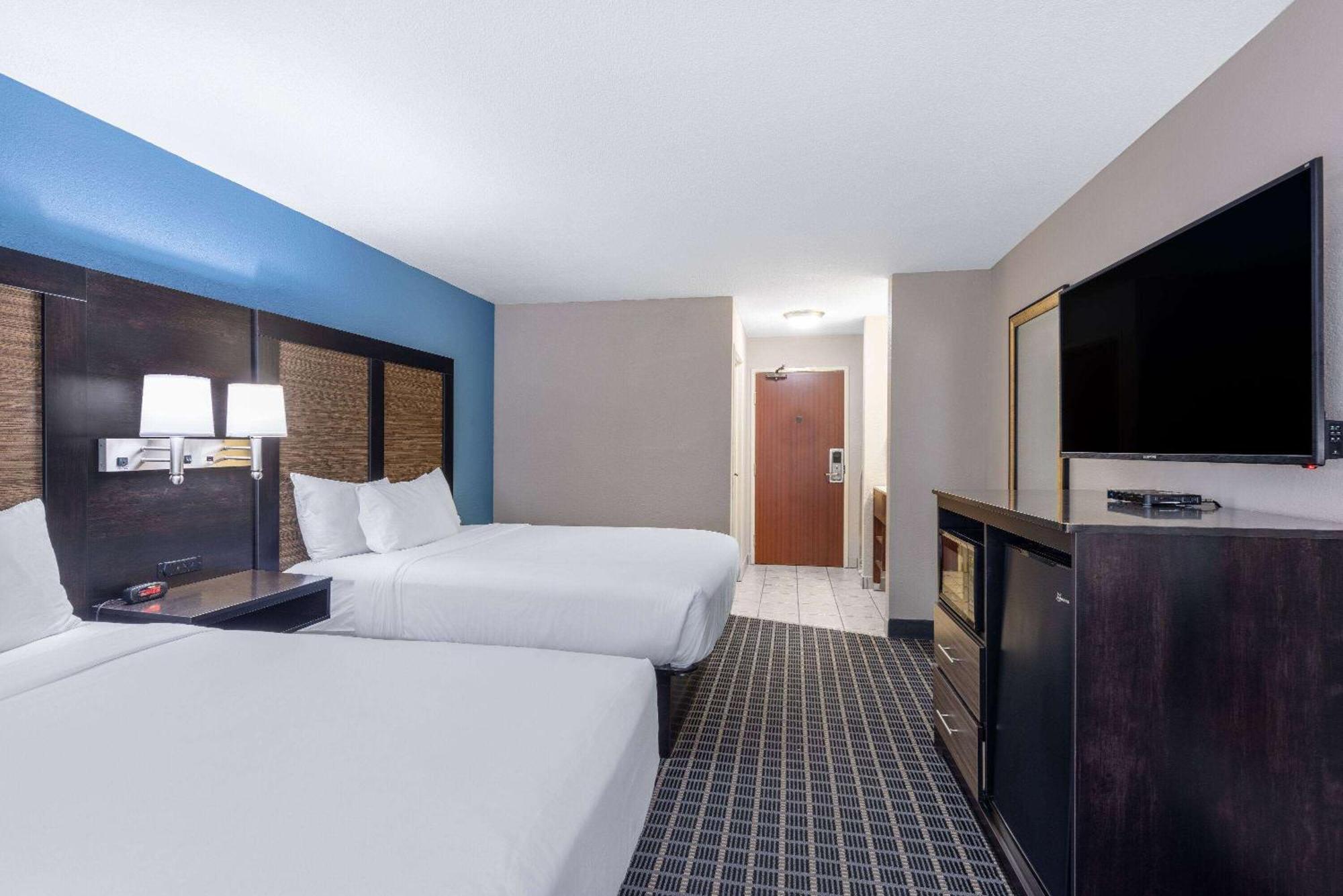 Baymont By Wyndham Kirksville University Area Exterior photo