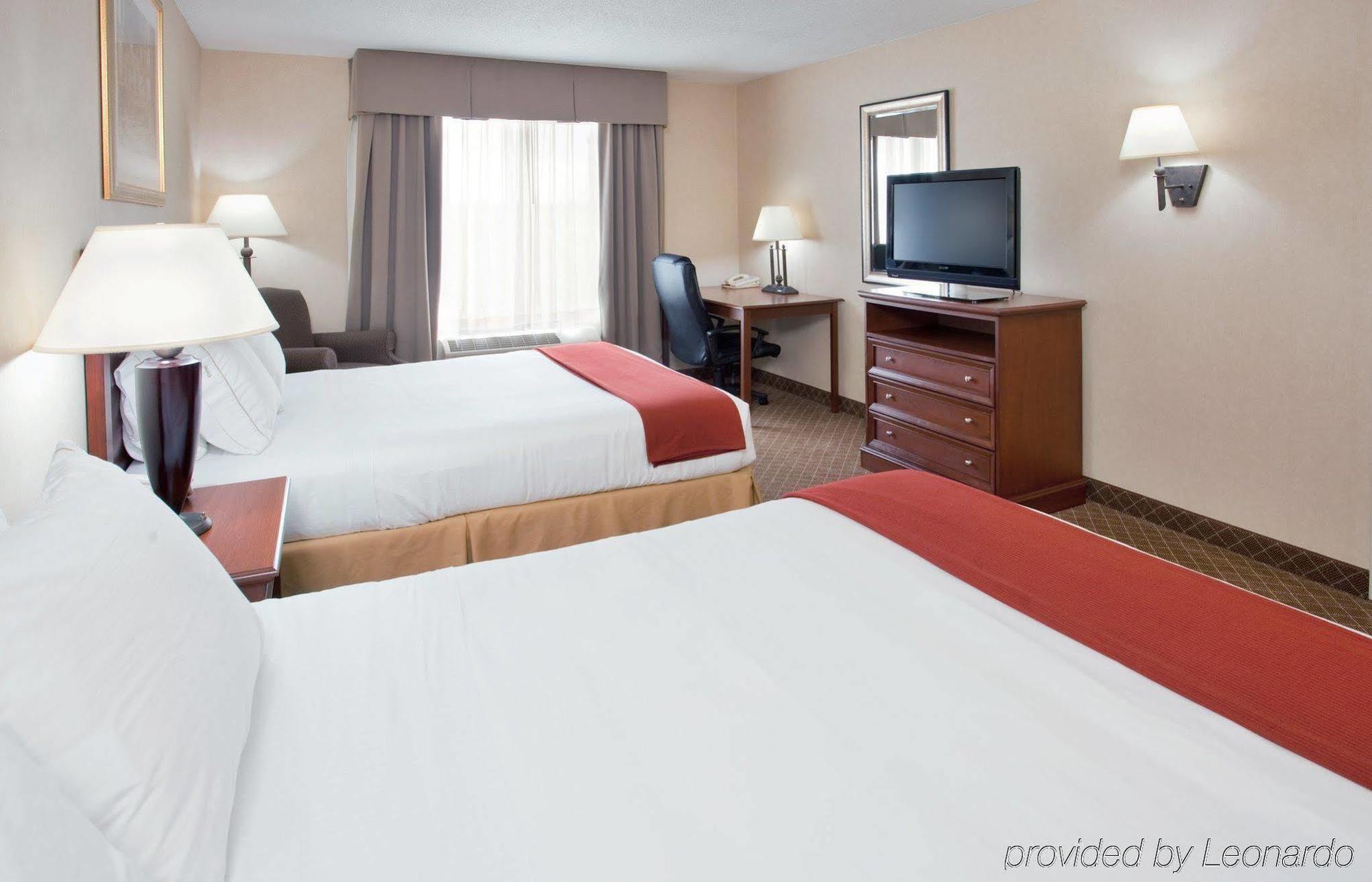 Baymont By Wyndham Kirksville University Area Room photo
